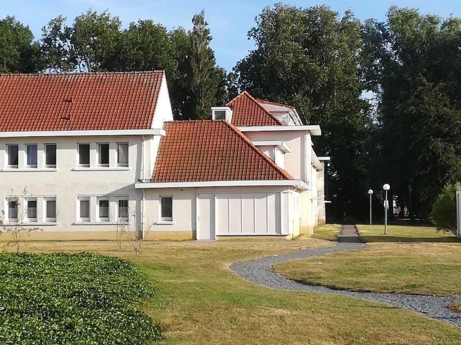 Spacieux Duplex Pres De La Mer 4 Chambres 2 Sdb De Haan Exteriör bild